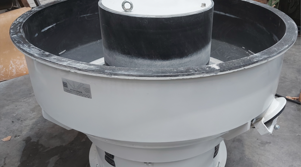 Máquina de acabamento por vibração orbital RWO-D-520 com cuba circular para rebarbação e polimento industrial